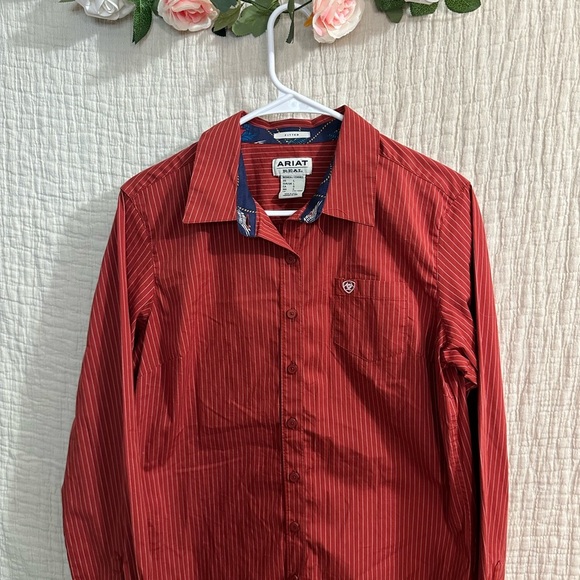 Ariat Red Casual Button Down Shirt - Picture 2 of 4